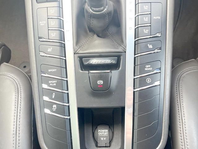 PORSCHE MACAN 2015 Image 31