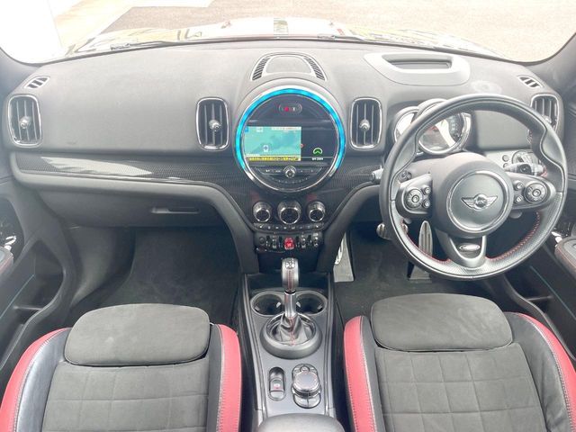 BMW MINI CROSSOVER 2018 Image 31