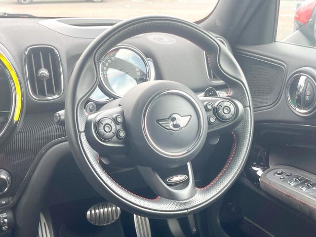 BMW MINI CROSSOVER 2018 Image 31