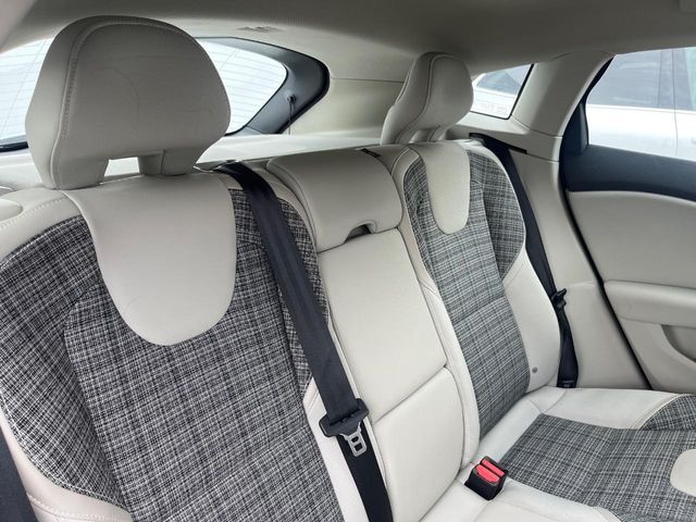 VOLVO V40 CROSS COUN 2019 Image 31
