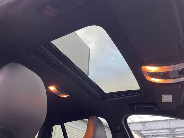 VOLVO V60 2018 Image 31