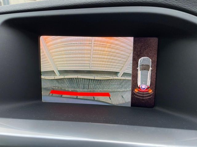 VOLVO V60 2018 Image 31