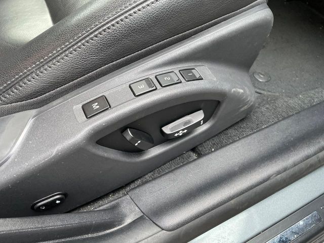 VOLVO V60 2018 Image 31