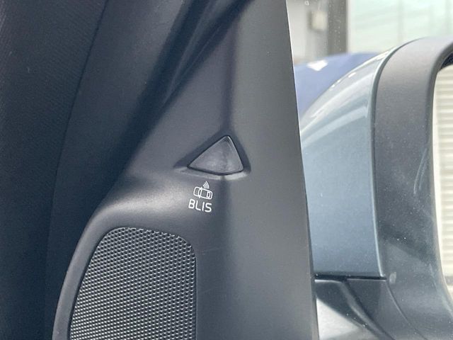 VOLVO V60 2018 Image 31