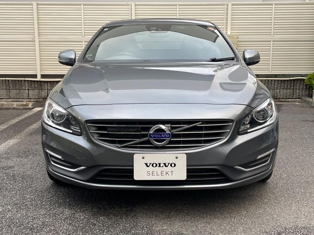 VOLVO V60 2018 Image 31