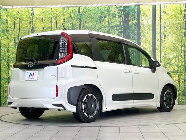 TOYOTA SIENTA HYBRID 2023 Image 31