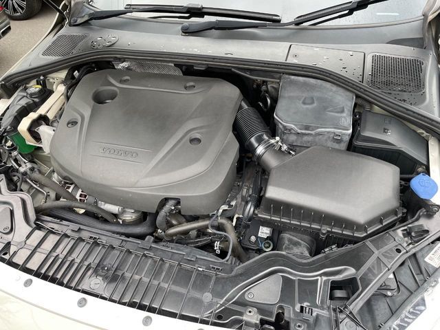 VOLVO S60 2017 Image 31