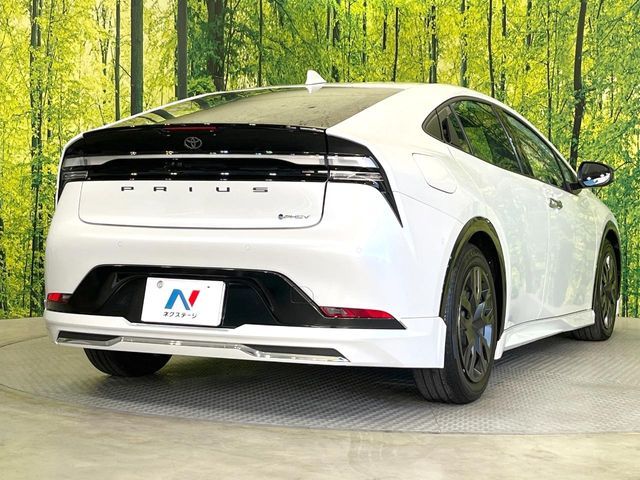 TOYOTA PRIUS PHV 2023 Image 31