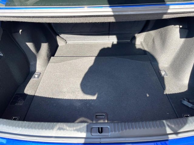 TOYOTA LEXUS IS300H 2018 Image 31