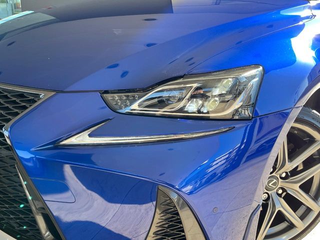 TOYOTA LEXUS IS300H 2018 Image 31