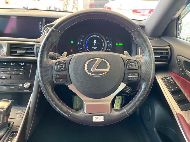 TOYOTA LEXUS IS300H 2018 Image 31