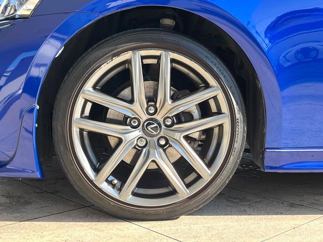 TOYOTA LEXUS IS300H 2018 Image 31