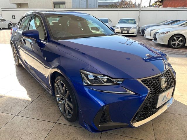 TOYOTA LEXUS IS300H 2018 Image 31