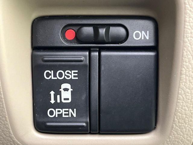 HONDA N BOX 2015 Image 31