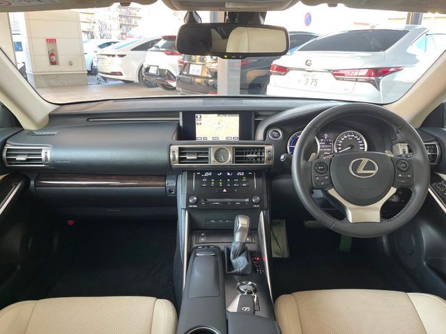 TOYOTA LEXUS IS300H 2013 Image 31