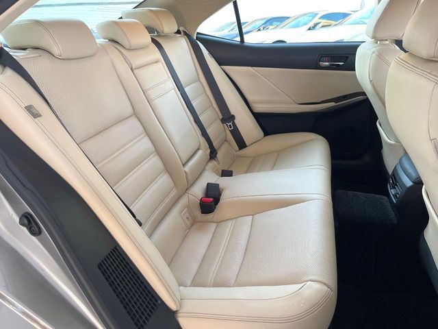 TOYOTA LEXUS IS300H 2013 Image 31