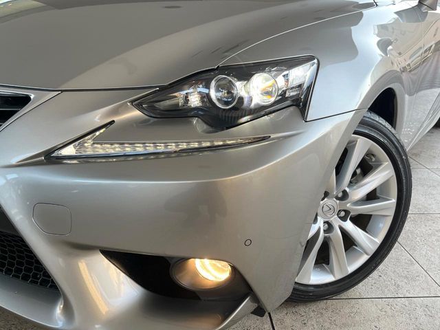 TOYOTA LEXUS IS300H 2013 Image 31