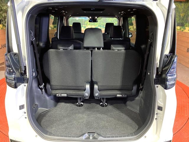 TOYOTA VOXY HYBRID 2023 Image 31