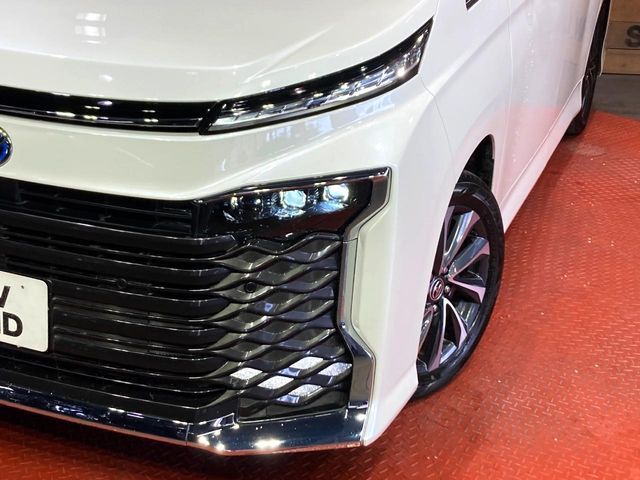 TOYOTA VOXY HYBRID 2023 Image 31