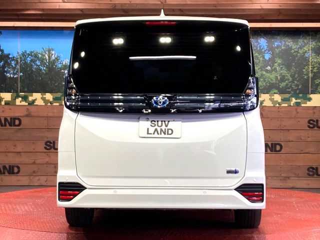 TOYOTA VOXY HYBRID 2023 Image 31