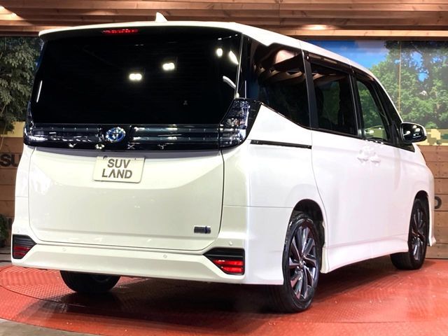 TOYOTA VOXY HYBRID 2023 Image 31