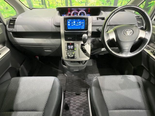 TOYOTA NOAH 2007 Image 31