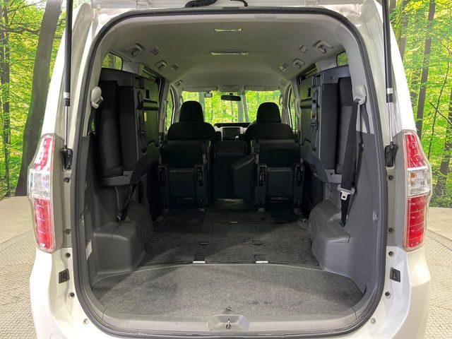 TOYOTA NOAH 2007 Image 31