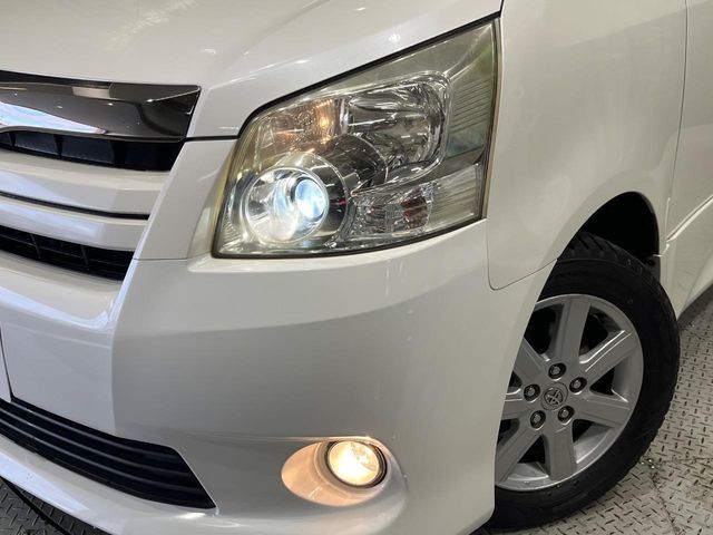 TOYOTA NOAH 2007 Image 31