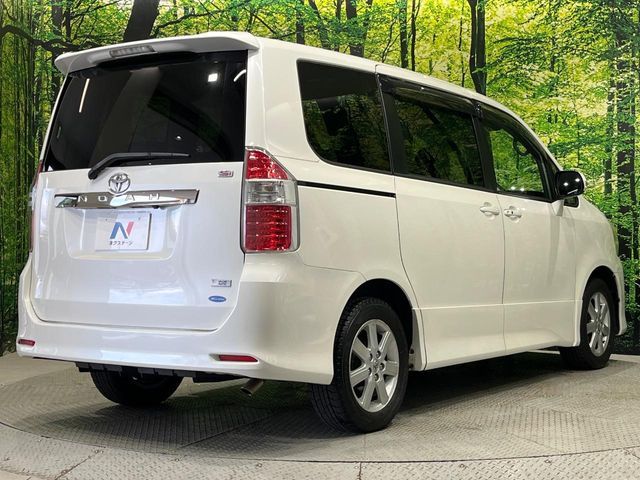 TOYOTA NOAH 2007 Image 31