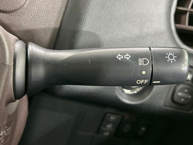 TOYOTA SPADE 2013 Image 31