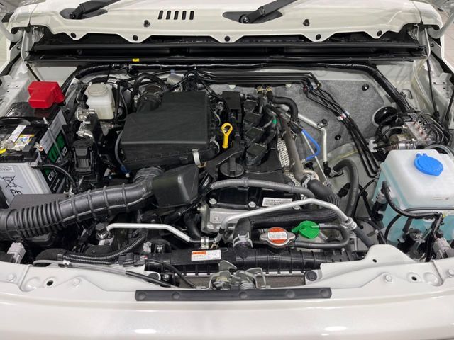 SUZUKI JIMNY NOMADE 2025 Image 31