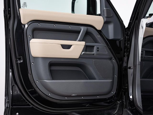 ROVER DEFENDER 2023 Image 31