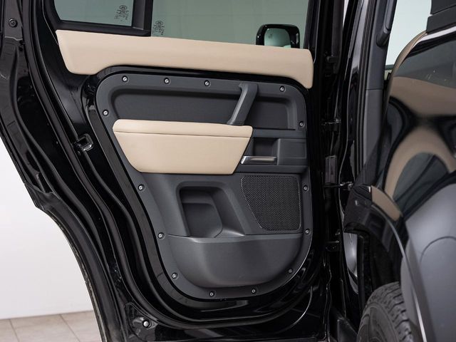 ROVER DEFENDER 2023 Image 31