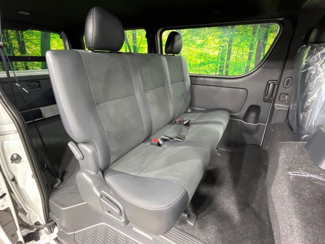 TOYOTA HIACE VAN 2WD 2026 Image 31