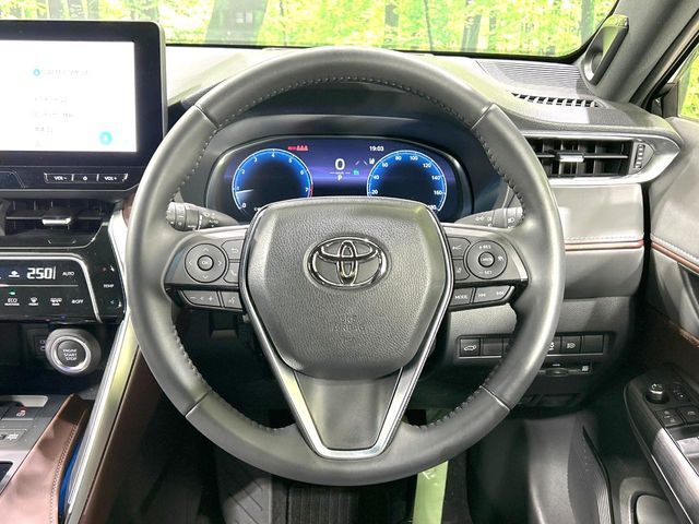 TOYOTA HARRIER 2WD 2023 Image 31