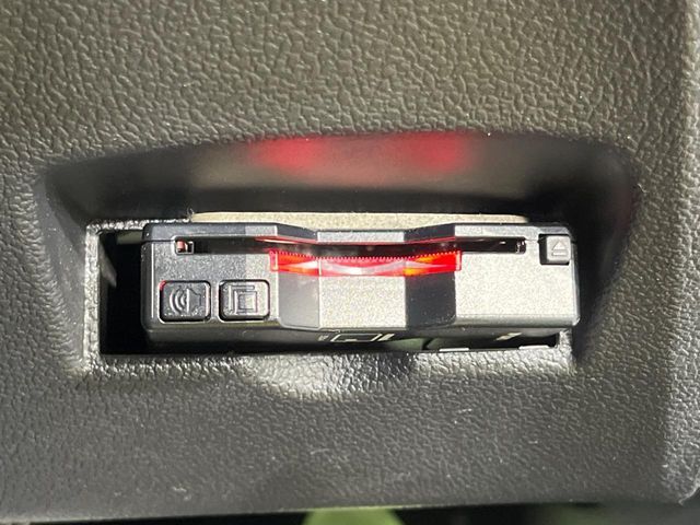 TOYOTA PRIUS 2019 Image 31