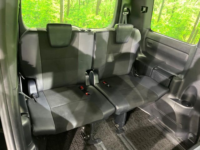 TOYOTA NOAH 2017 Image 31