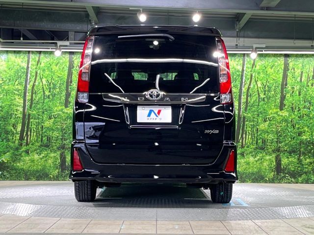 TOYOTA NOAH 2017 Image 31