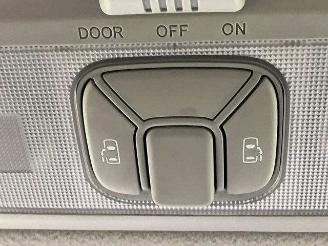 TOYOTA ESTIMA 2012 Image 31