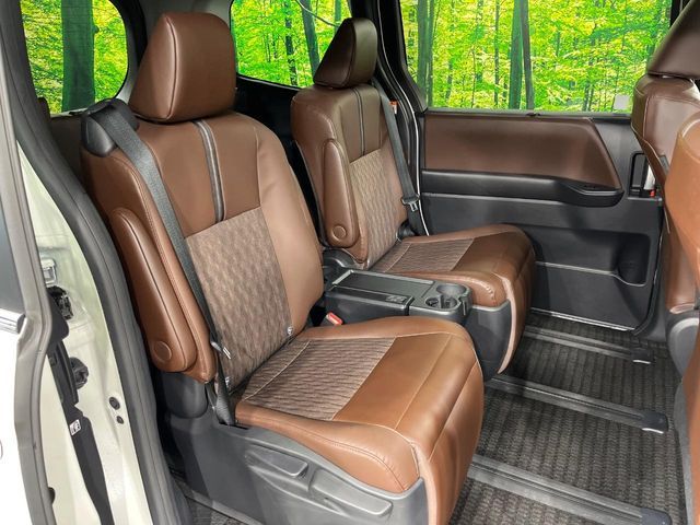 TOYOTA NOAH HYBRID 2023 Image 31