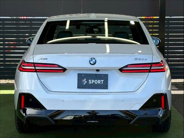 BMW 5SERIES SEDAN 2024 Image 31