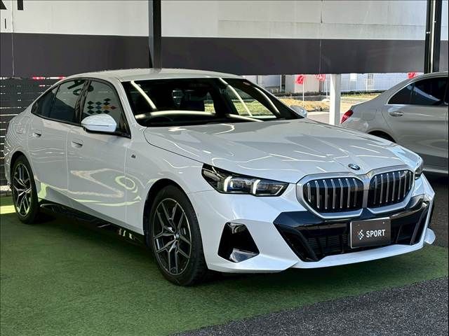 BMW 5SERIES SEDAN 2024 Image 31