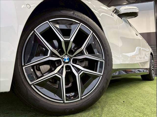 BMW 5SERIES SEDAN 2024 Image 31