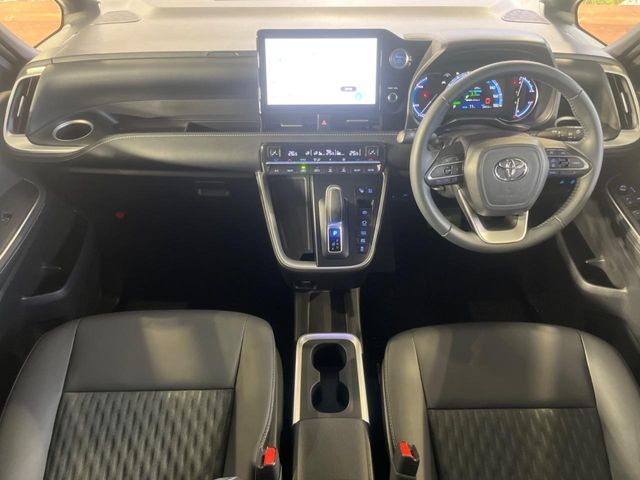 TOYOTA NOAH HYBRID 2023 Image 31