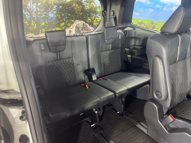 TOYOTA NOAH HYBRID 2023 Image 31