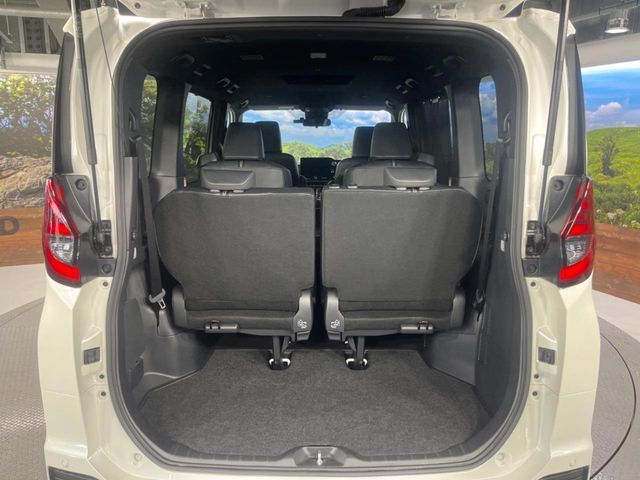 TOYOTA NOAH HYBRID 2023 Image 31