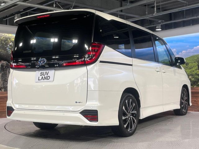 TOYOTA NOAH HYBRID 2023 Image 31