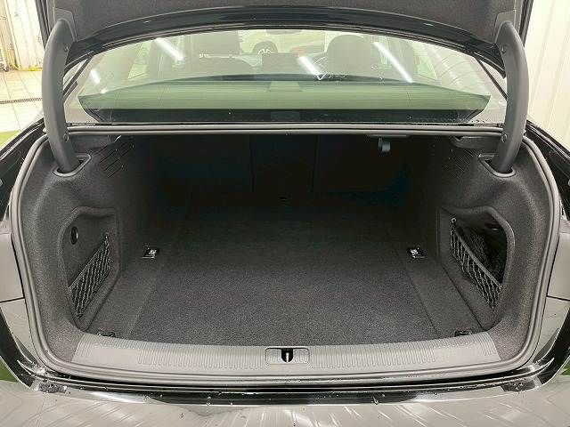 AUDI A4 2021 Image 31