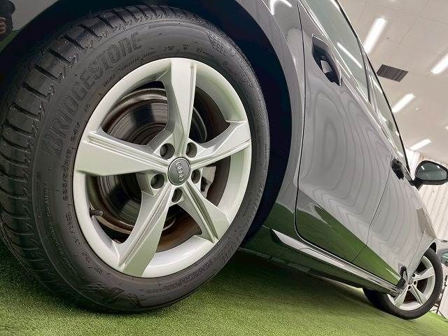 AUDI A4 2021 Image 31