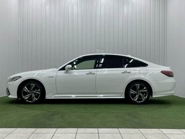 TOYOTA CROWN SEDAN HYBRID 2019 Image 31